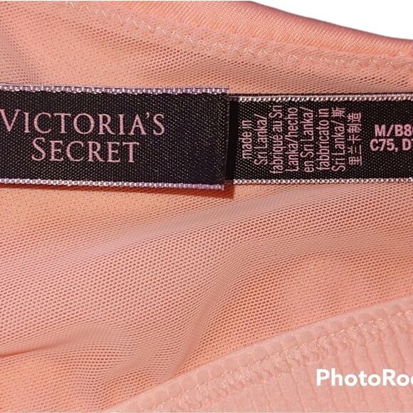 Victoria's Secret medium peach color cris-cross back design bralette - Picture 2 of 5